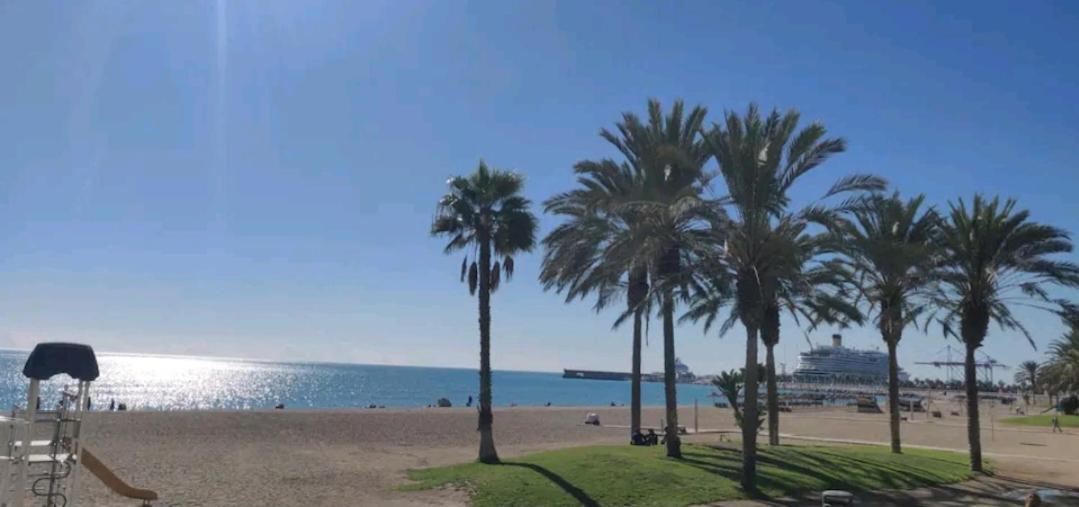 Beach House Apartment, Playa Malagueta Málaga Exterior foto